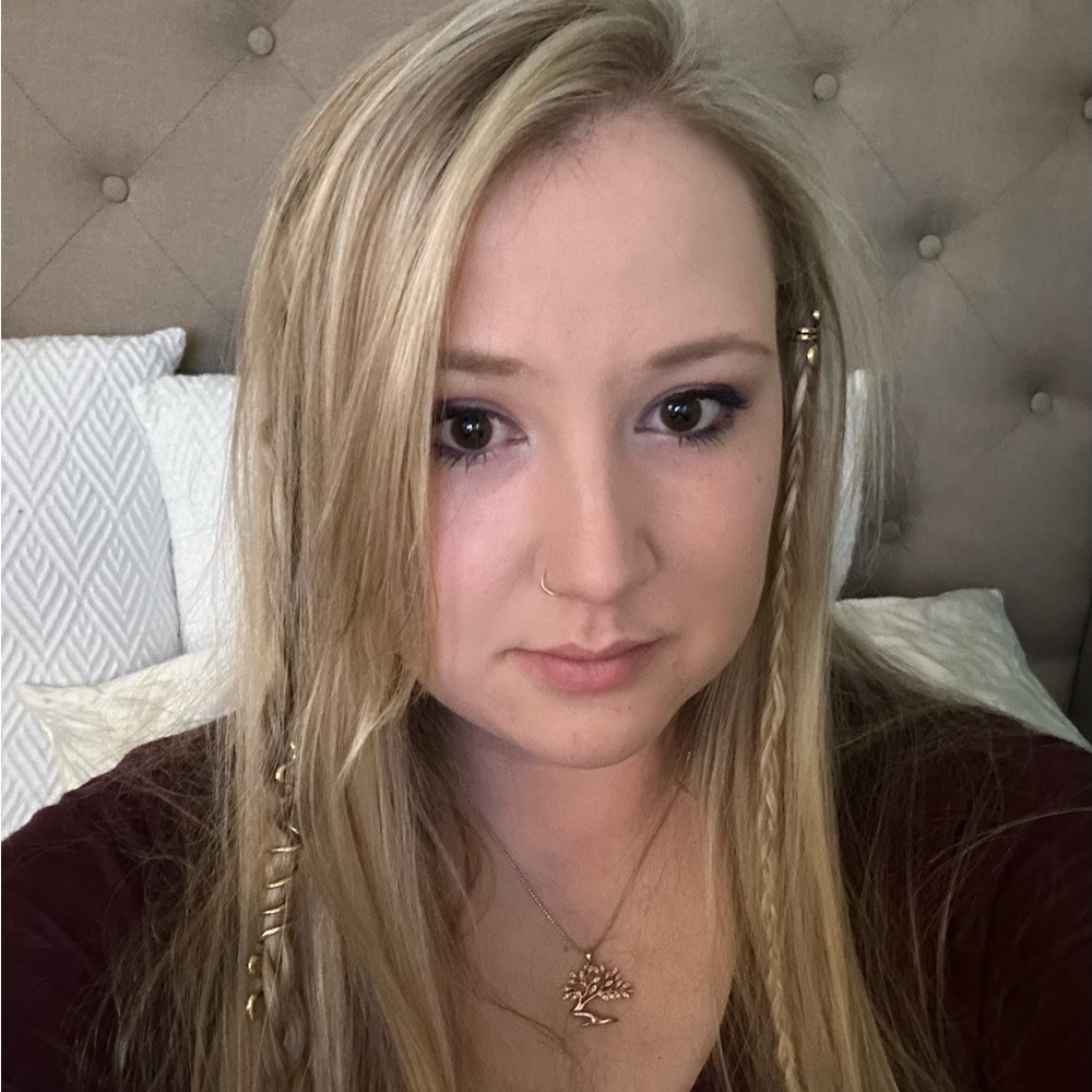 Meet your Posher, Cassy
